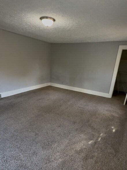 Building Photo - 297 High St