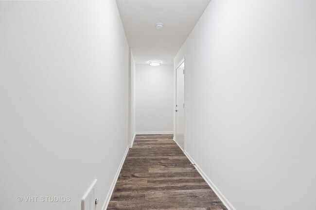 Building Photo - 406 Mozart Ct