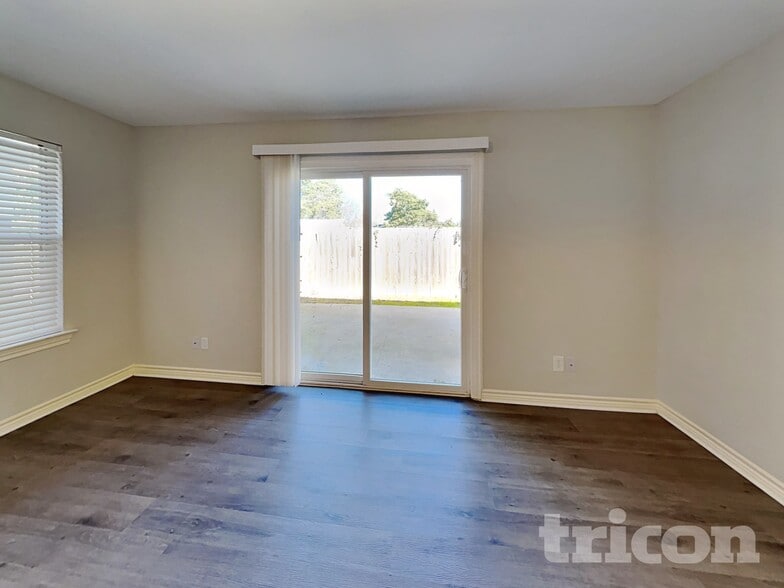 Building Photo - 185 Trout St