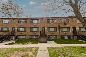Building Photo - Newly Renovated 1 Bedroom Move In Special...