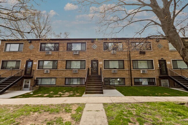 Newly Renovated 1 Bedroom Move In Special... - Newly Renovated 1 Bedroom  Move In Special...