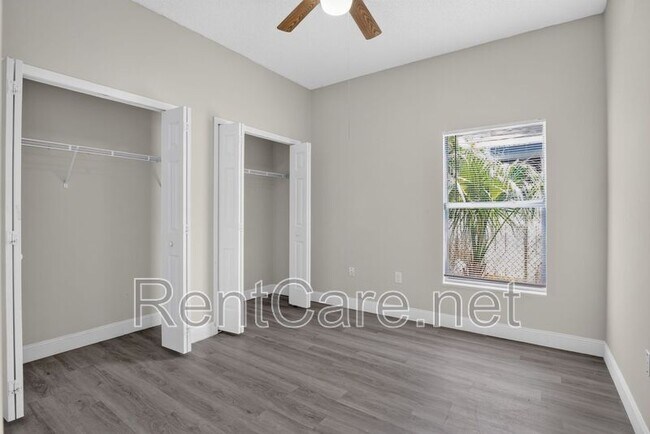 Building Photo - 121 Aurelia Ct