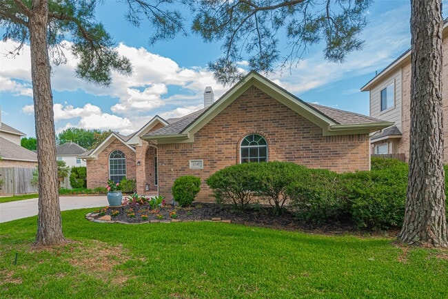 Building Photo - 2347 Golden Shores Ln