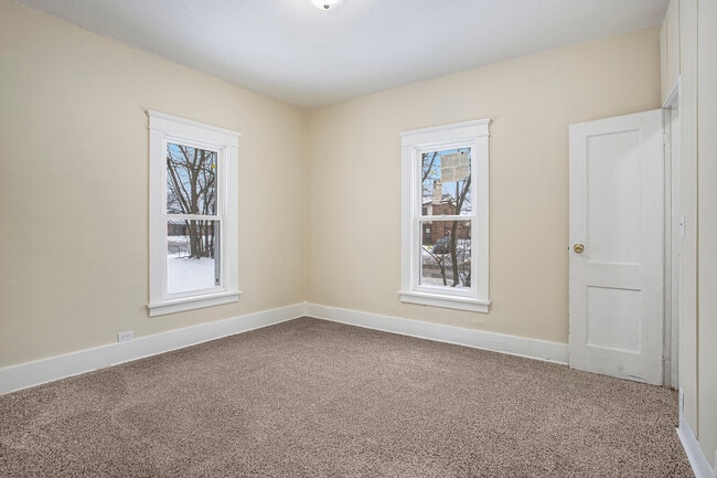 Building Photo - 195 Hubbard St