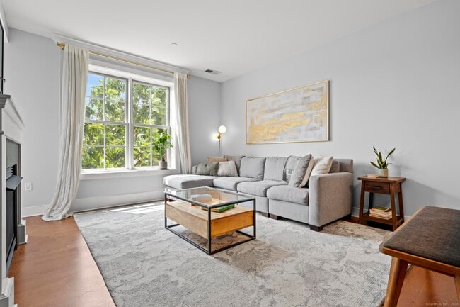 Building Photo - 77 Havemeyer Ln