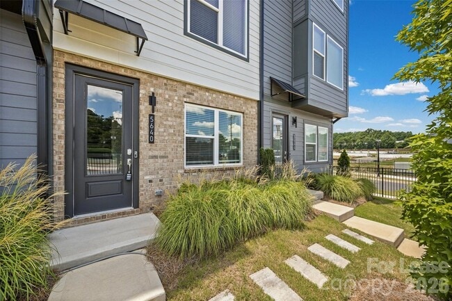 Building Photo - 5640 Kingspan Dr