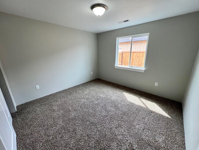Building Photo - 2827 Orrin Dr