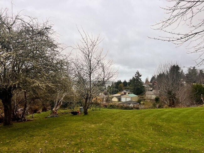 Building Photo - 2167