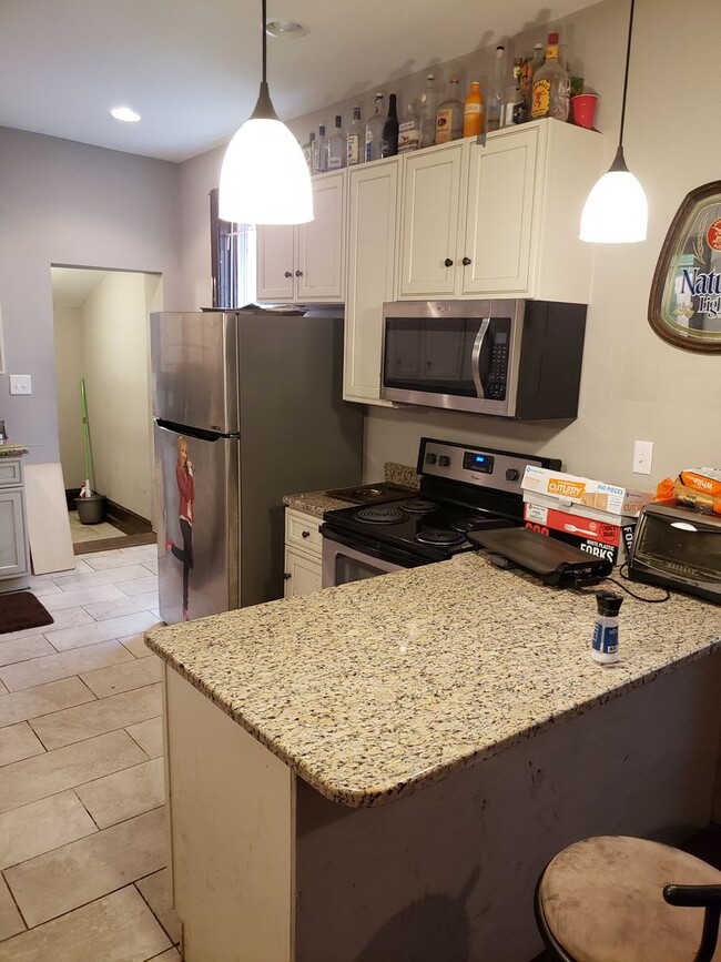 Building Photo - Newly Renovated Temple Student Housing