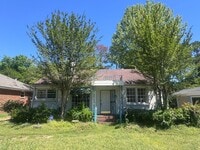 Building Photo - Forest Park