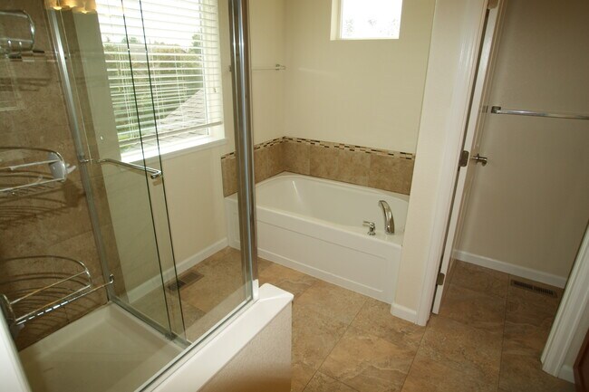 Building Photo - 426 Saint Ida Cir