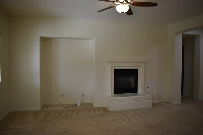 Building Photo - 2261 Pillsbury Rd
