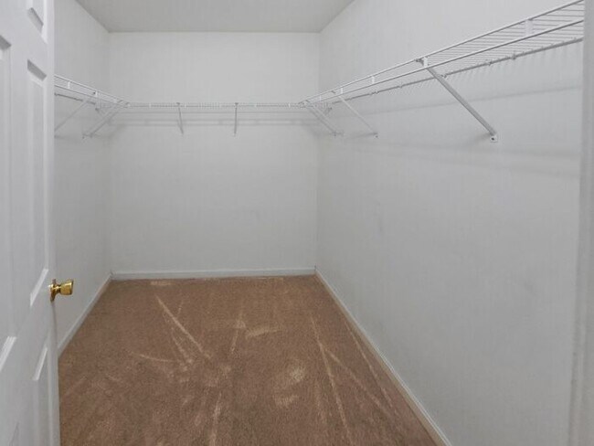 Building Photo - Charming 3-Level Brick Townhome in Waldorf...