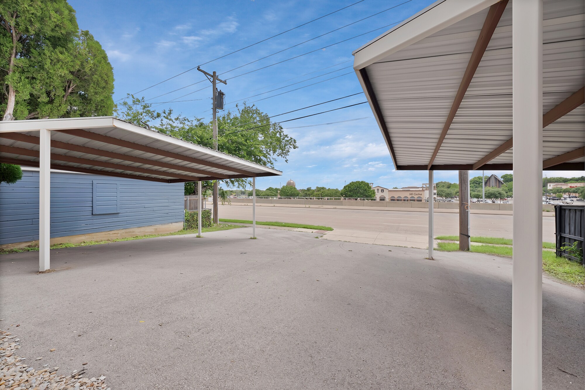 Building Photo - 4635 Calmont Ave