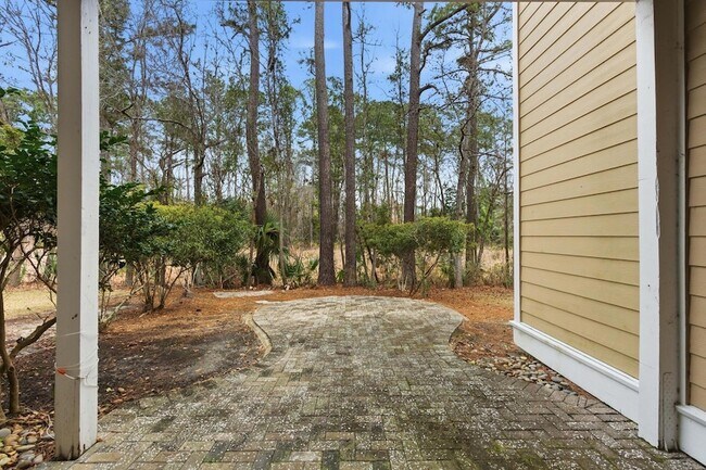 Building Photo - 124 Palm Cove Way