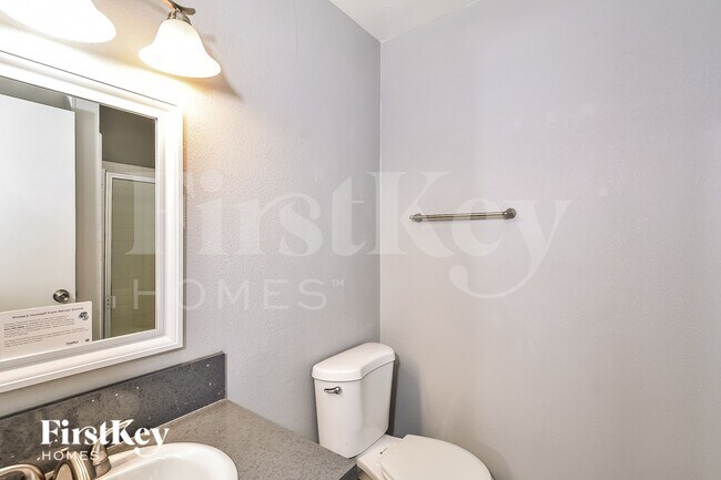 Building Photo - 1613 Amboy Dr