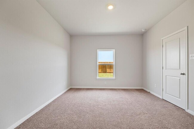 Building Photo - 405 Polly Grv Dr