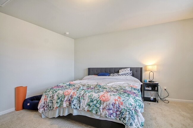 Building Photo - Spacious Moncks Corner Home