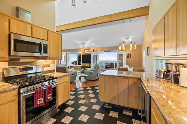 Building Photo - 16131 Black Bear Dr