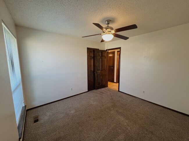 Building Photo - CHARMING 3 BED IN EDMOND!