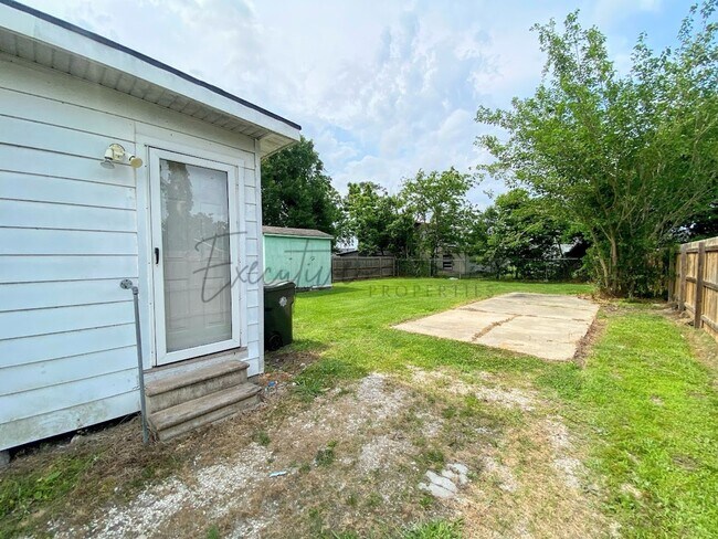 Building Photo - Affordable 2BR Home with 1.5 Baths – $795/...