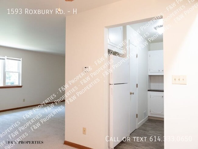 Building Photo - 1593 Roxbury Rd
