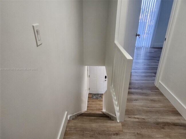 Building Photo - 2750 W 76th St