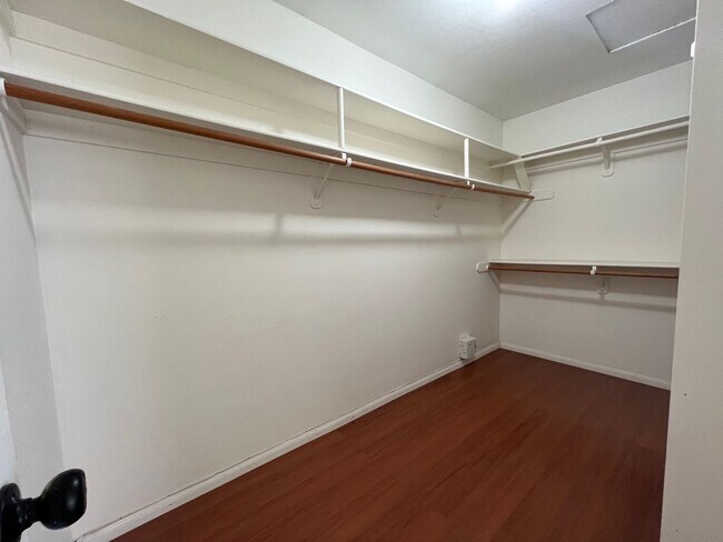 Building Photo - 3 bedroom 2.5 bath Home with a Bonus Room ...