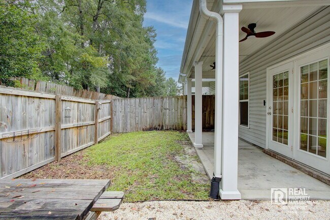 Building Photo - 221 S Lamplighter Ln