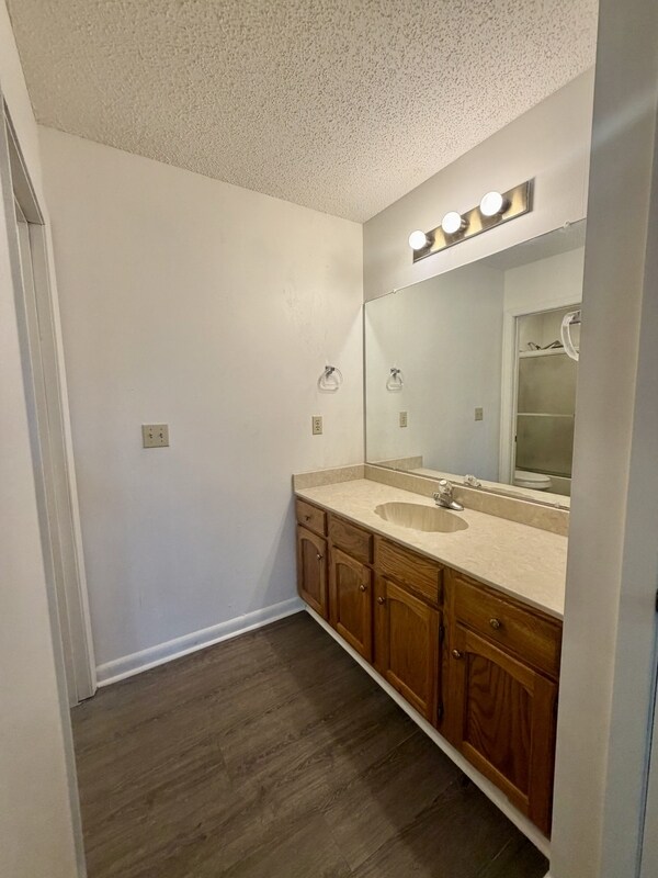 Building Photo - 3932 Balsam Dr
