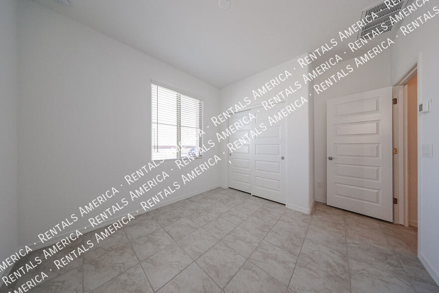 Building Photo - 25426 N 148th Dr