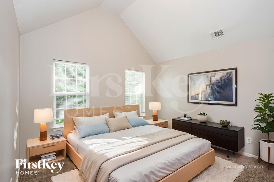 Building Photo - 8605 Royal Bluff Dr