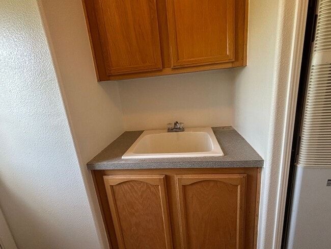 Building Photo - Charming Country property - 2 Bed/ 2 Bath with office- Home with Scenic Views and Land