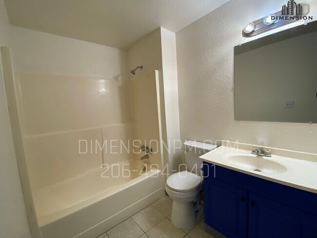 Building Photo - Convenient 1 bed 1 bath Units!