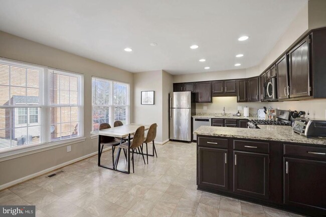 Building Photo - 46652 Clearview Terrace
