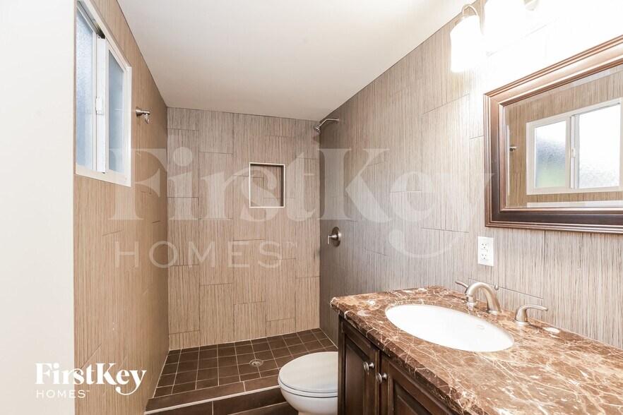 Building Photo - 13032 N 37th Way