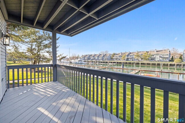 Building Photo - 1 Island Dr