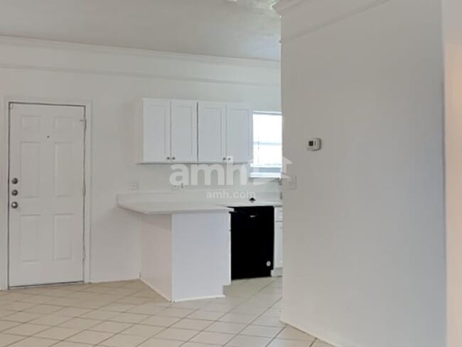 Building Photo - 9116 Dolphin Cir