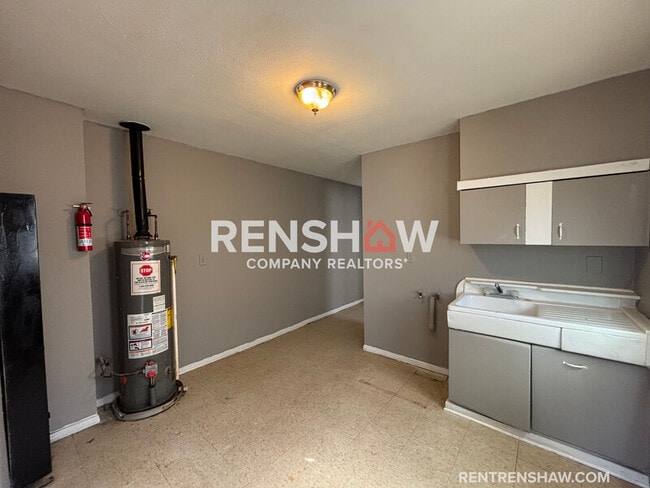 Building Photo - 3203 Jackson Ave