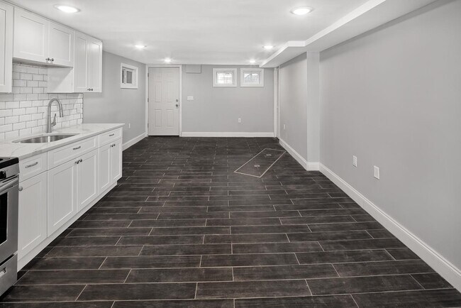 Primary Photo - 56 Park St