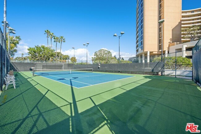 Building Photo - 4316 Marina City Dr