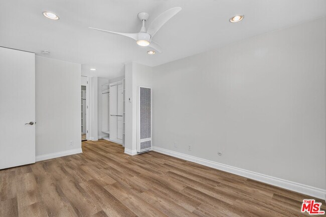 Building Photo - 6305 Green Valley Cir