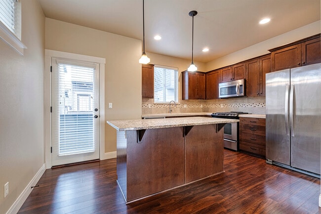 Building Photo - 14427 SW Meridian St