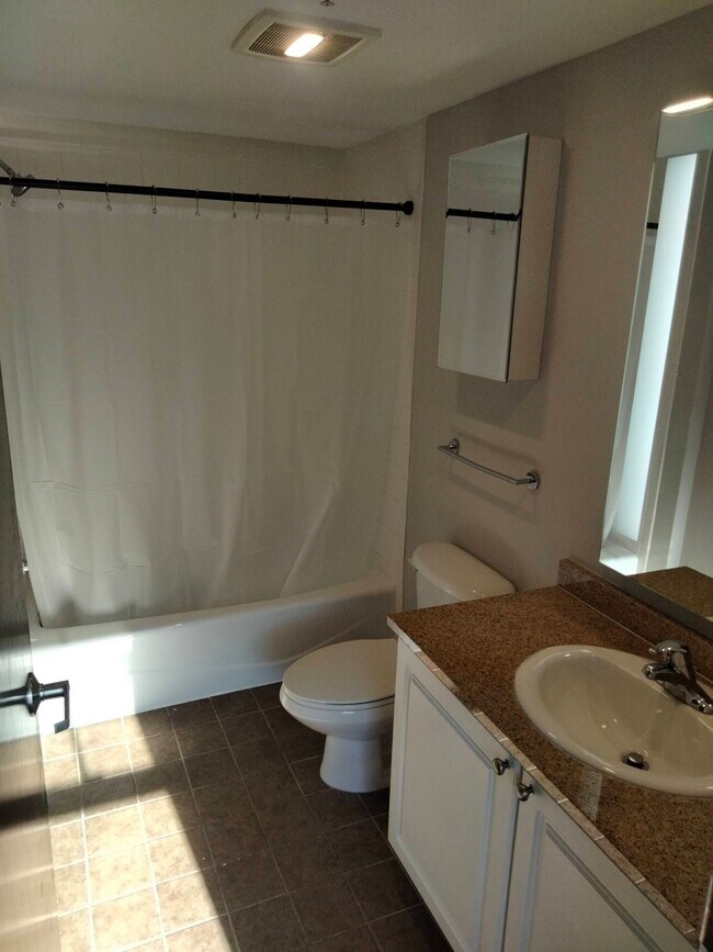 Building Photo - 52 Imlay St