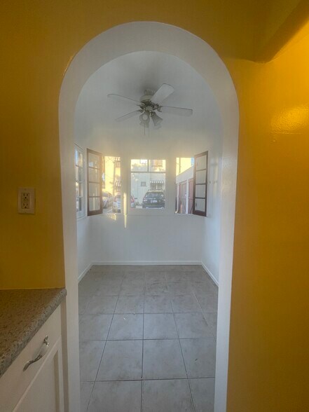 Bright breakfast room - 782 E Kensington Rd