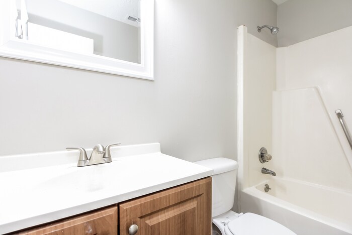 Building Photo - 107 Bridge Creek Dr