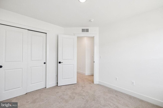 Building Photo - 4610 Pacific Elm St