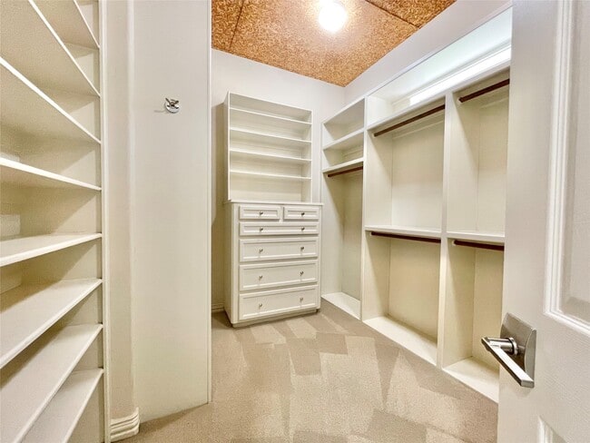 Building Photo - 3 Maple Loft Pl