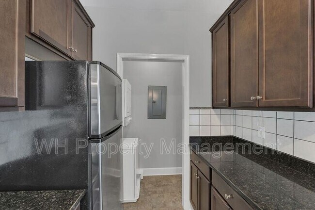 Building Photo - 4846 Bevendean Dr