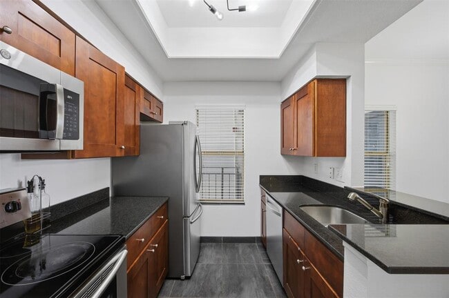 Building Photo - 6000 Shepherd Mountain Cove